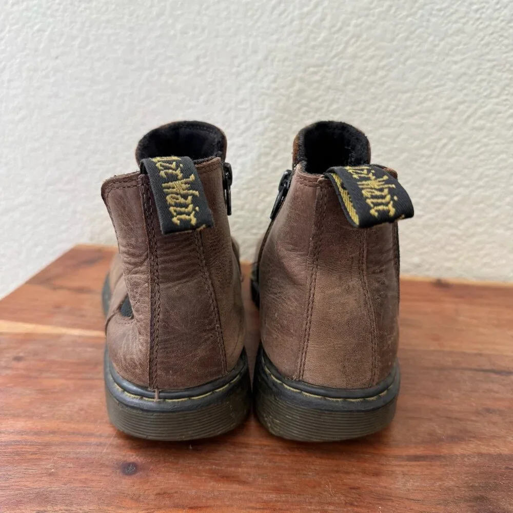 Dr. Martens Well-Worn Brown Chelsea‎ Boots Size 5